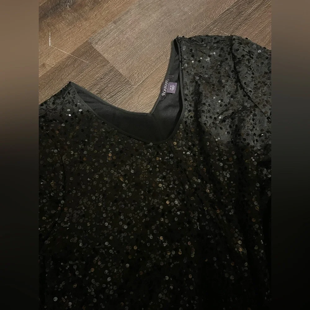 Black Sequin Women's Top - Picture 5 of 6